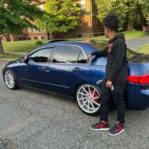 Meet your Posher, Anyelo